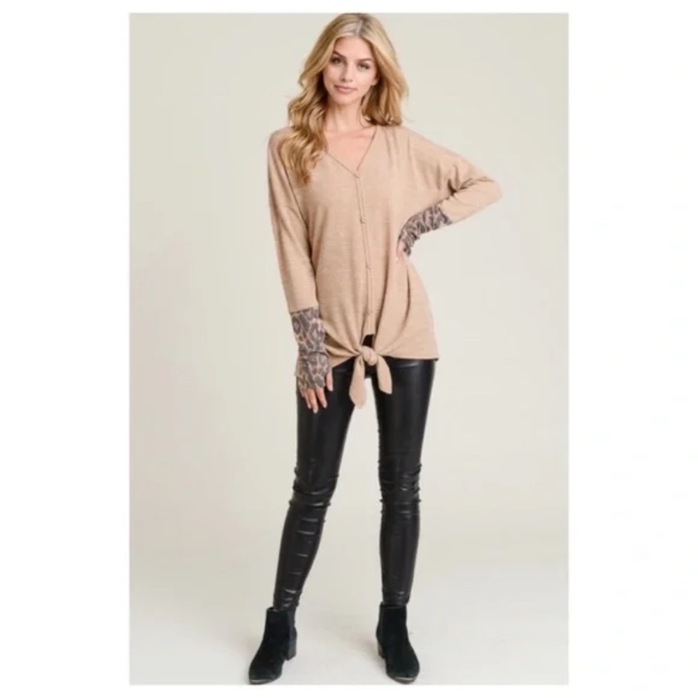 "The Jen" Beige Leopard Print Thumb Hole Top - Picture 2 of 5